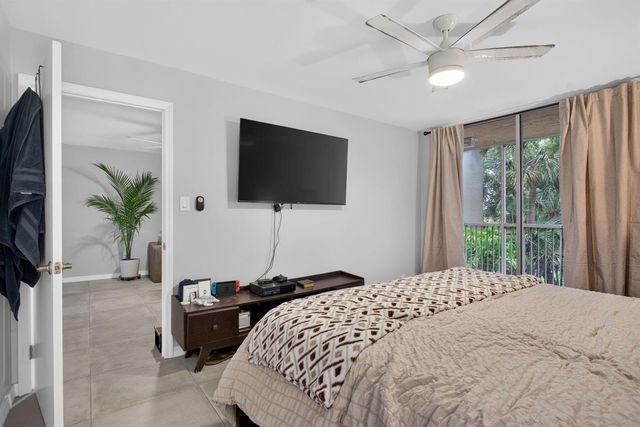 3301 NW 47th Terrace 308, Lauderdale Lakes, FL 33319