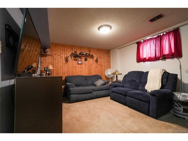 9155 E Oxford Dr, Denver, CO 80237