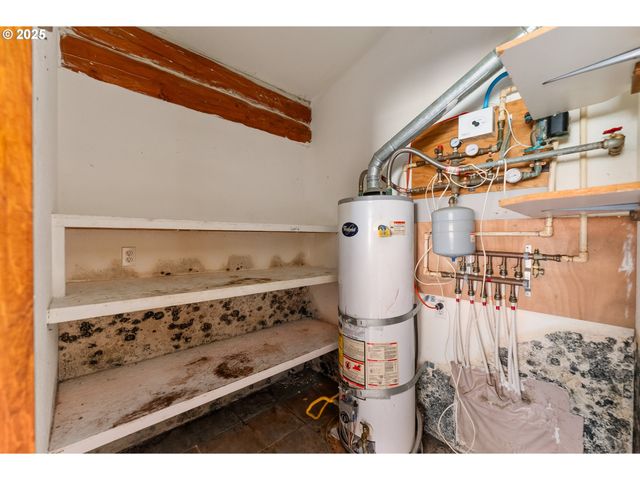 3248 Ne JOHNSON St, Roseburg, OR 97470