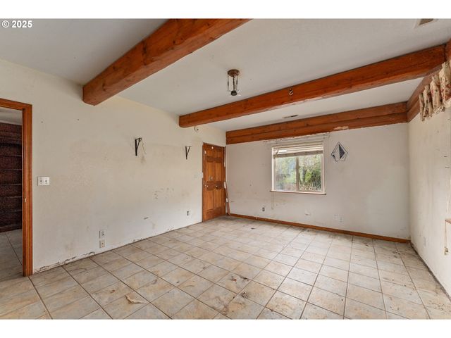 3248 Ne JOHNSON St, Roseburg, OR 97470