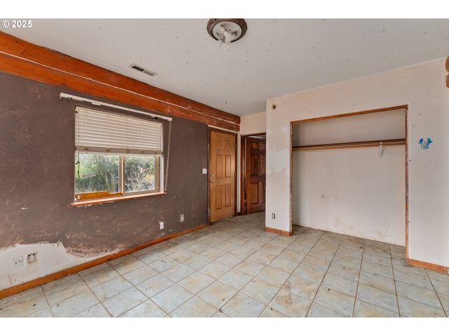 3248 Ne JOHNSON St, Roseburg, OR 97470