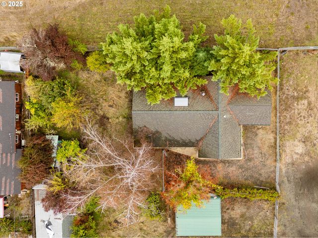 3248 Ne JOHNSON St, Roseburg, OR 97470