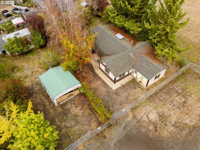 3248 Ne JOHNSON St, Roseburg, OR 97470