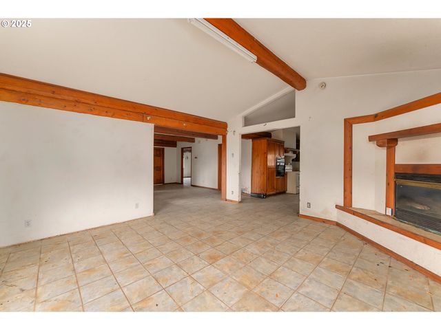 3248 Ne JOHNSON St, Roseburg, OR 97470