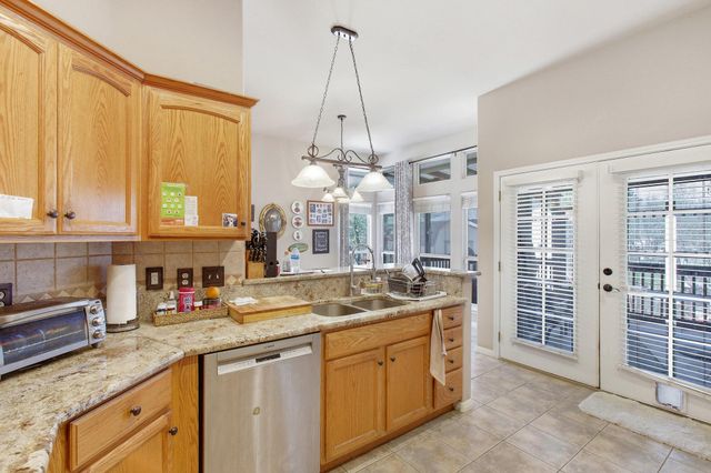 51 Long Bow LN, Wimberley, TX 78676