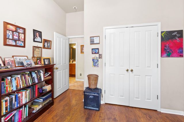 51 Long Bow LN, Wimberley, TX 78676