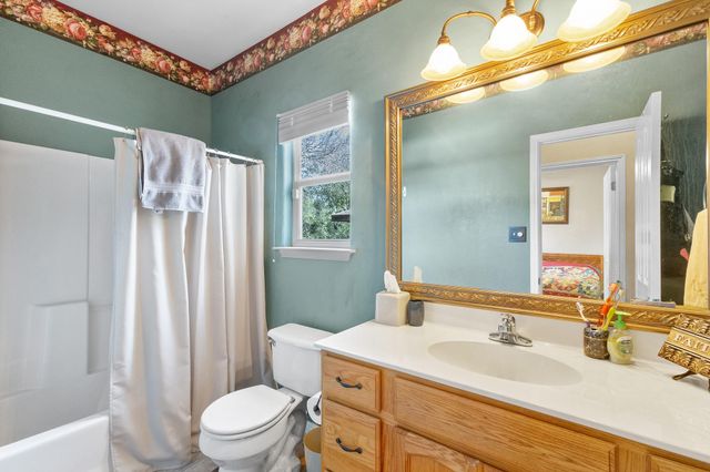 51 Long Bow LN, Wimberley, TX 78676