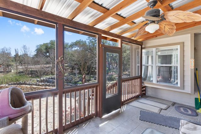 51 Long Bow LN, Wimberley, TX 78676
