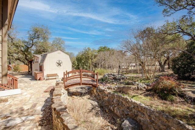 51 Long Bow LN, Wimberley, TX 78676