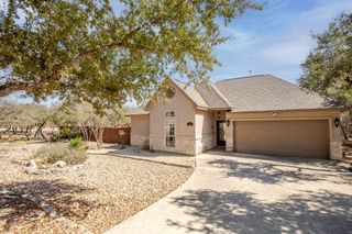 51 Long Bow LN, Wimberley, TX 78676