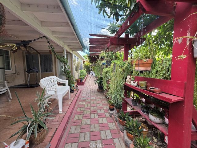 321 Johnston Street, Colton, CA 92324