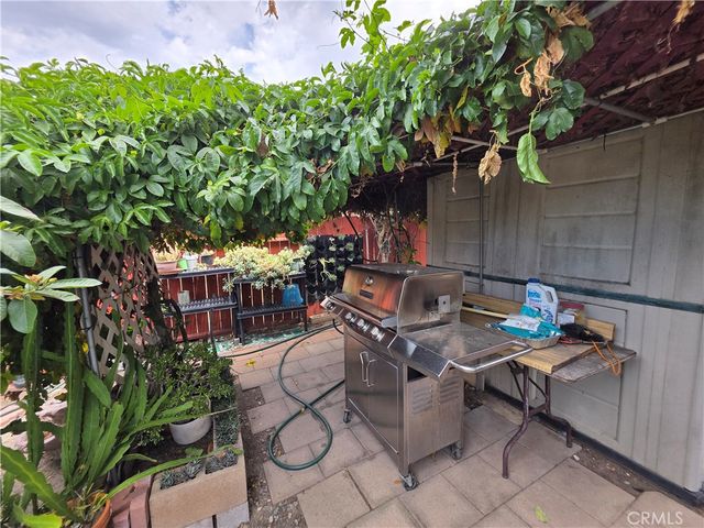321 Johnston Street, Colton, CA 92324