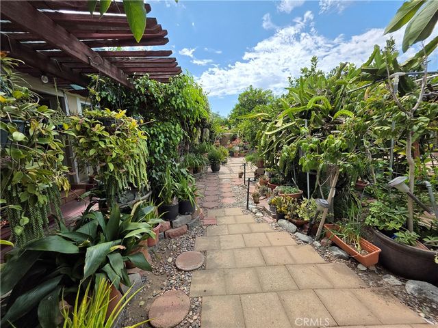 321 Johnston Street, Colton, CA 92324