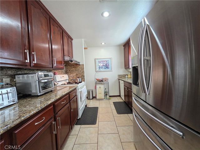 321 Johnston Street, Colton, CA 92324