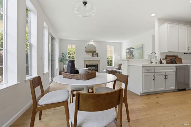 11 Red Oak Ct, Novato, CA 94949