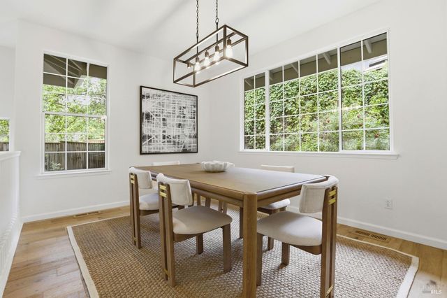 11 Red Oak Ct, Novato, CA 94949