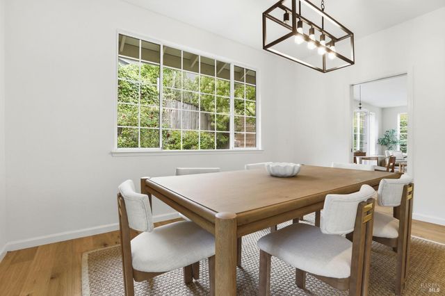 11 Red Oak Ct, Novato, CA 94949