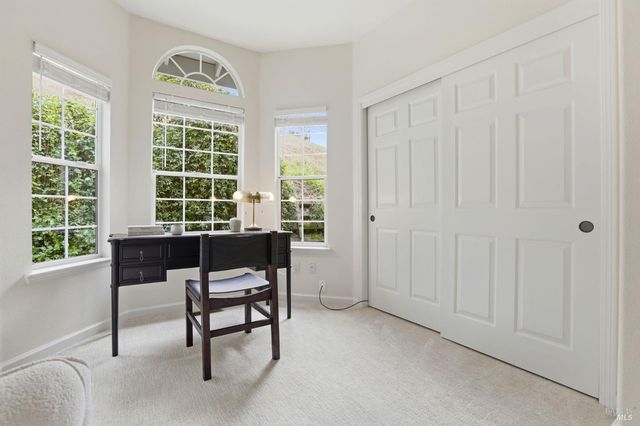 11 Red Oak Ct, Novato, CA 94949