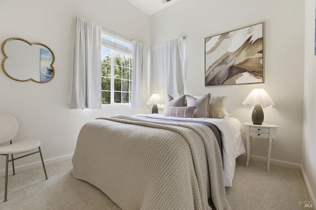 11 Red Oak Ct, Novato, CA 94949