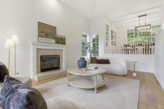 11 Red Oak Ct, Novato, CA 94949