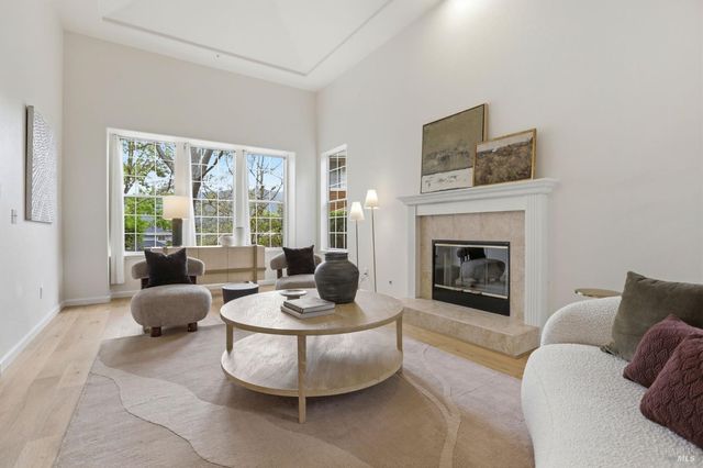 11 Red Oak Ct, Novato, CA 94949