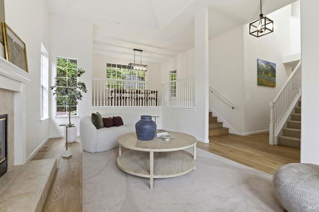 11 Red Oak Ct, Novato, CA 94949