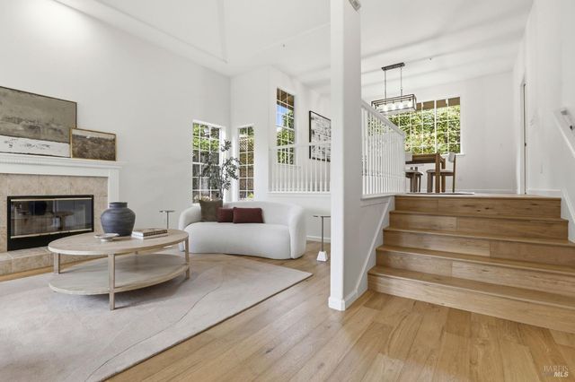 11 Red Oak Ct, Novato, CA 94949