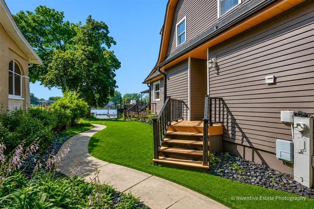 1925 N Woodlawn Park Avenue, Mchenry, IL 60051