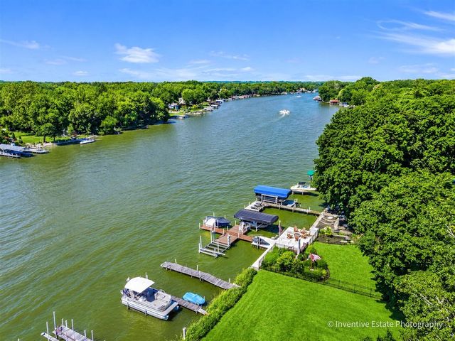1925 N Woodlawn Park Avenue, Mchenry, IL 60051