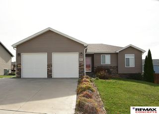 917 W 10th Street, Hickman, NE 68372
