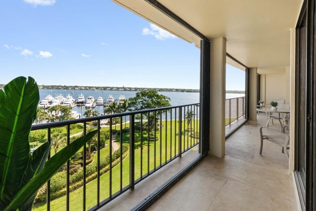 136 Lakeshore Drive 711, North Palm Beach, FL 33408