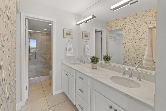 136 Lakeshore Drive 711, North Palm Beach, FL 33408