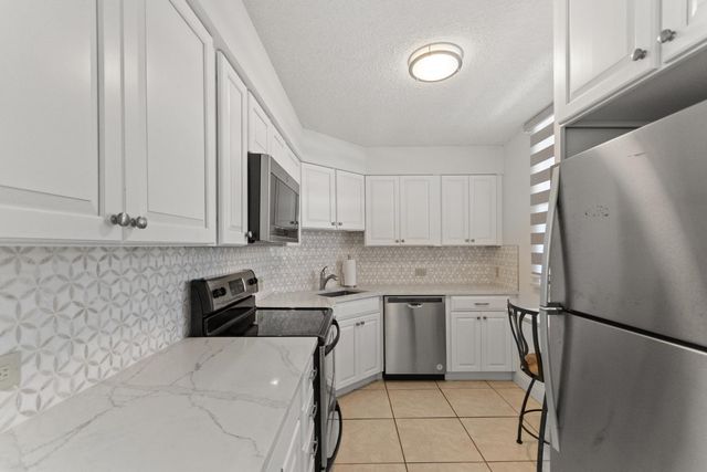 136 Lakeshore Drive 711, North Palm Beach, FL 33408