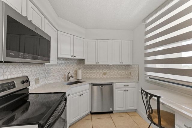 136 Lakeshore Drive 711, North Palm Beach, FL 33408