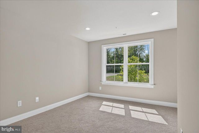 324 SCHADLE RD, Bedminster, PA 18910