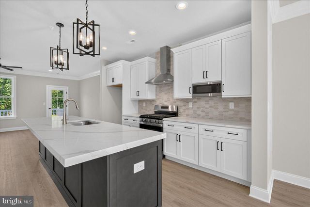 324 SCHADLE RD, Bedminster, PA 18910