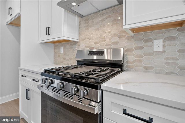 324 SCHADLE RD, Bedminster, PA 18910