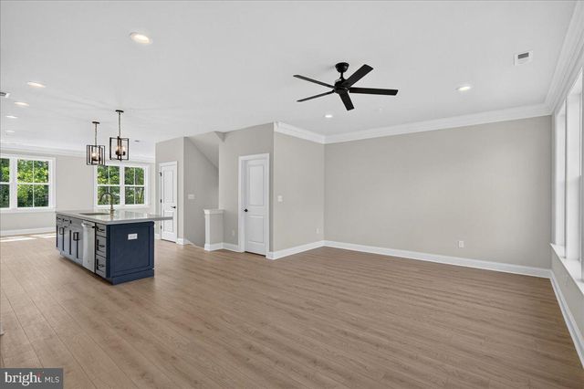 324 SCHADLE RD, Bedminster, PA 18910