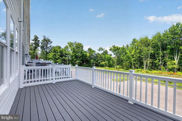 324 SCHADLE RD, Bedminster, PA 18910