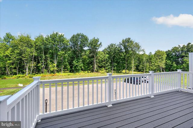 324 SCHADLE RD, Bedminster, PA 18910