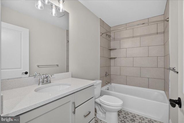 324 SCHADLE RD, Bedminster, PA 18910