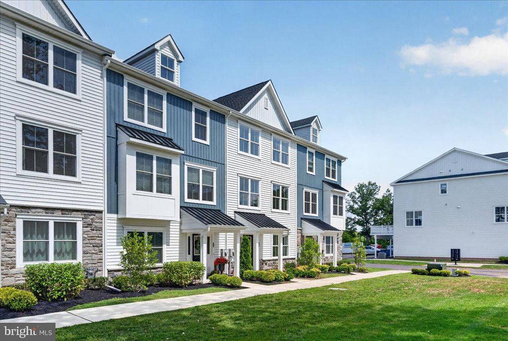 324 SCHADLE RD, Bedminster, PA 18910