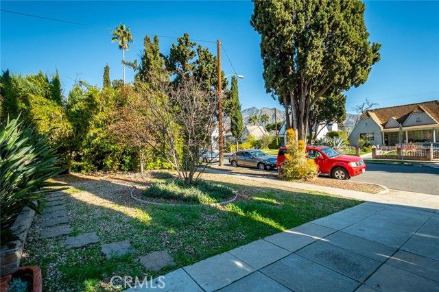 1437 N Sierra Bonita Avenue, Pasadena, CA 91104