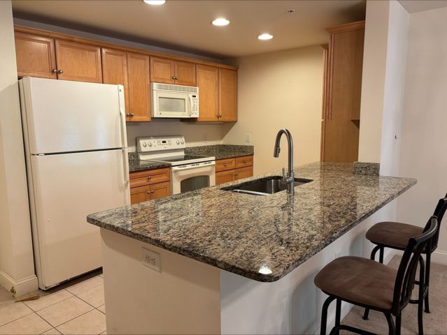 1214 Emerald Couort 1214, Tewksbury, MA 01876