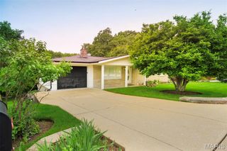 50 W Oak Hill Drive, Ballwin, MO 63021