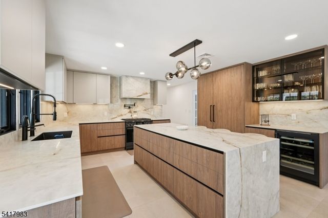 388 Freemans Ln, Franklin Lakes Boro, NJ 07417