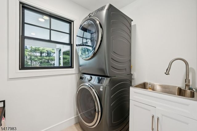 388 Freemans Ln, Franklin Lakes Boro, NJ 07417