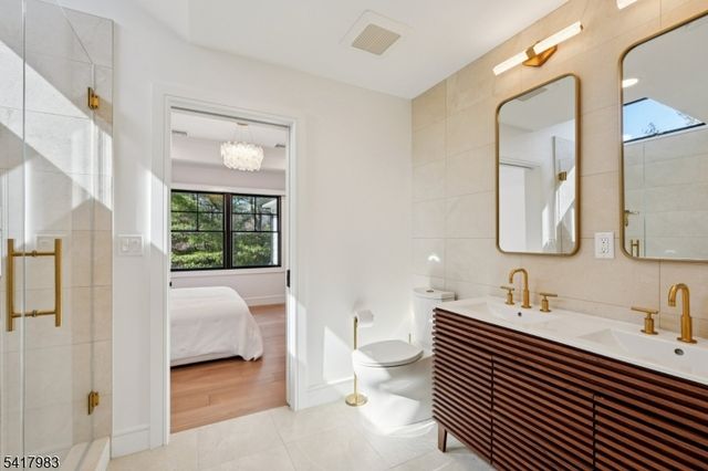 388 Freemans Ln, Franklin Lakes Boro, NJ 07417