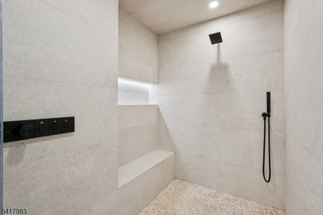 388 Freemans Ln, Franklin Lakes Boro, NJ 07417