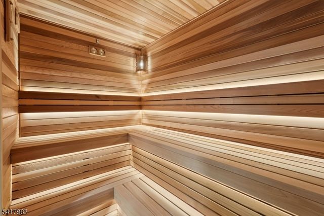 388 Freemans Ln, Franklin Lakes Boro, NJ 07417